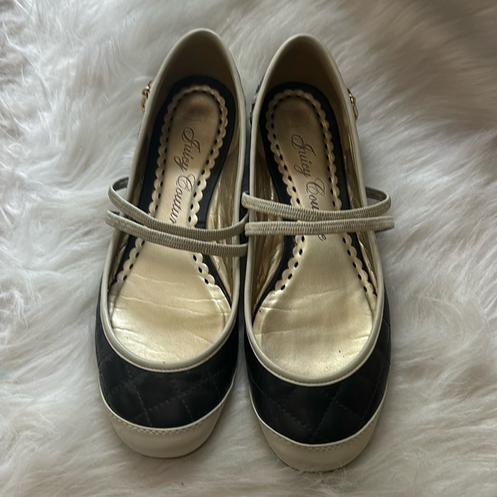 Juicy Couture flats black & white size 10